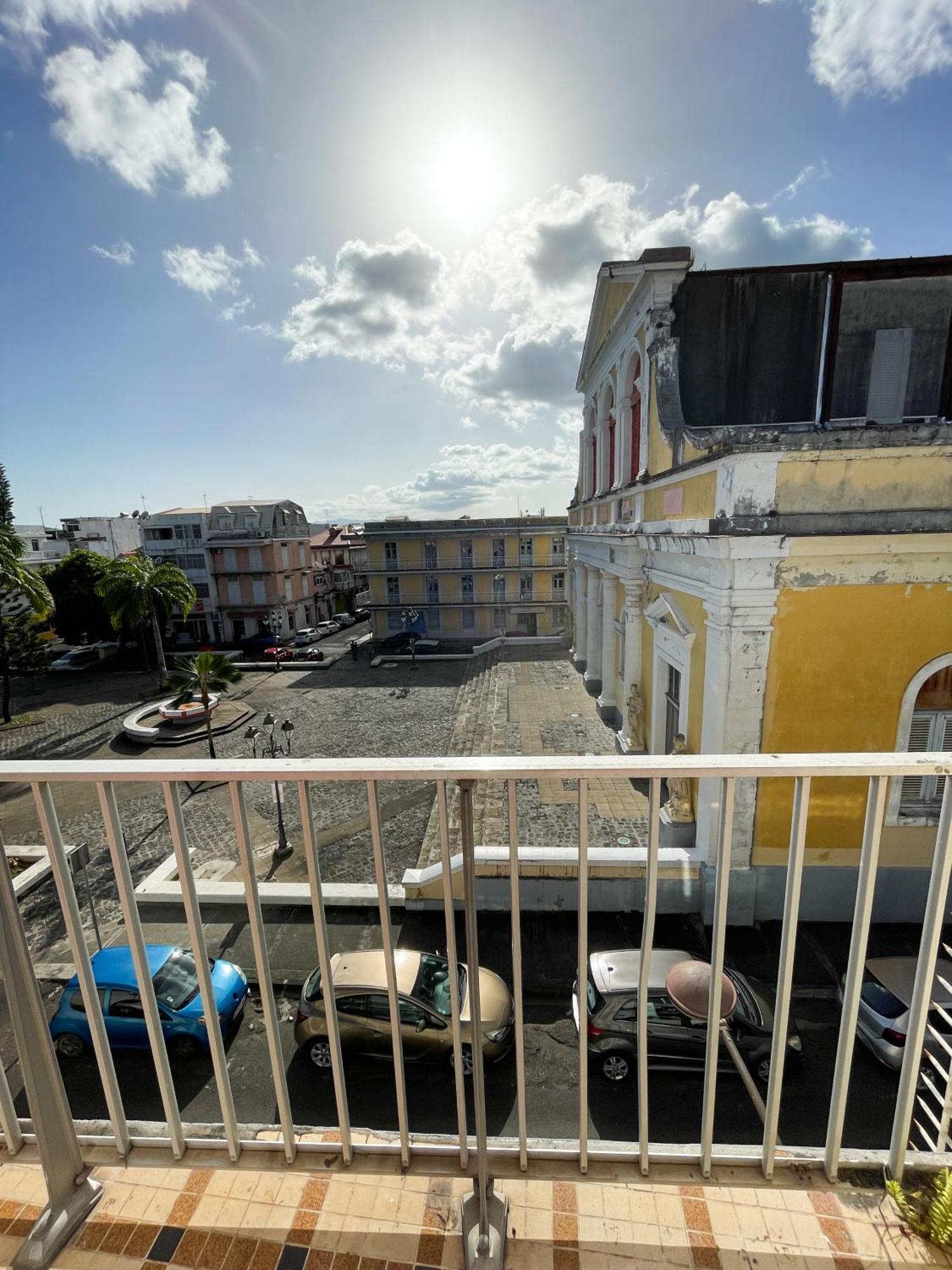 Grand Sejour Lumineux Avec Balcon & Vue Cathedrale Pointe-à-Pitre Exterior foto
